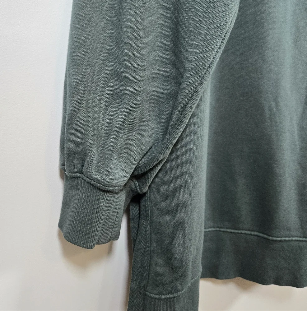Old Navy Women’s Green Oversized Tunic Sweatshirt Size Medium Cozy Casual‎ Top